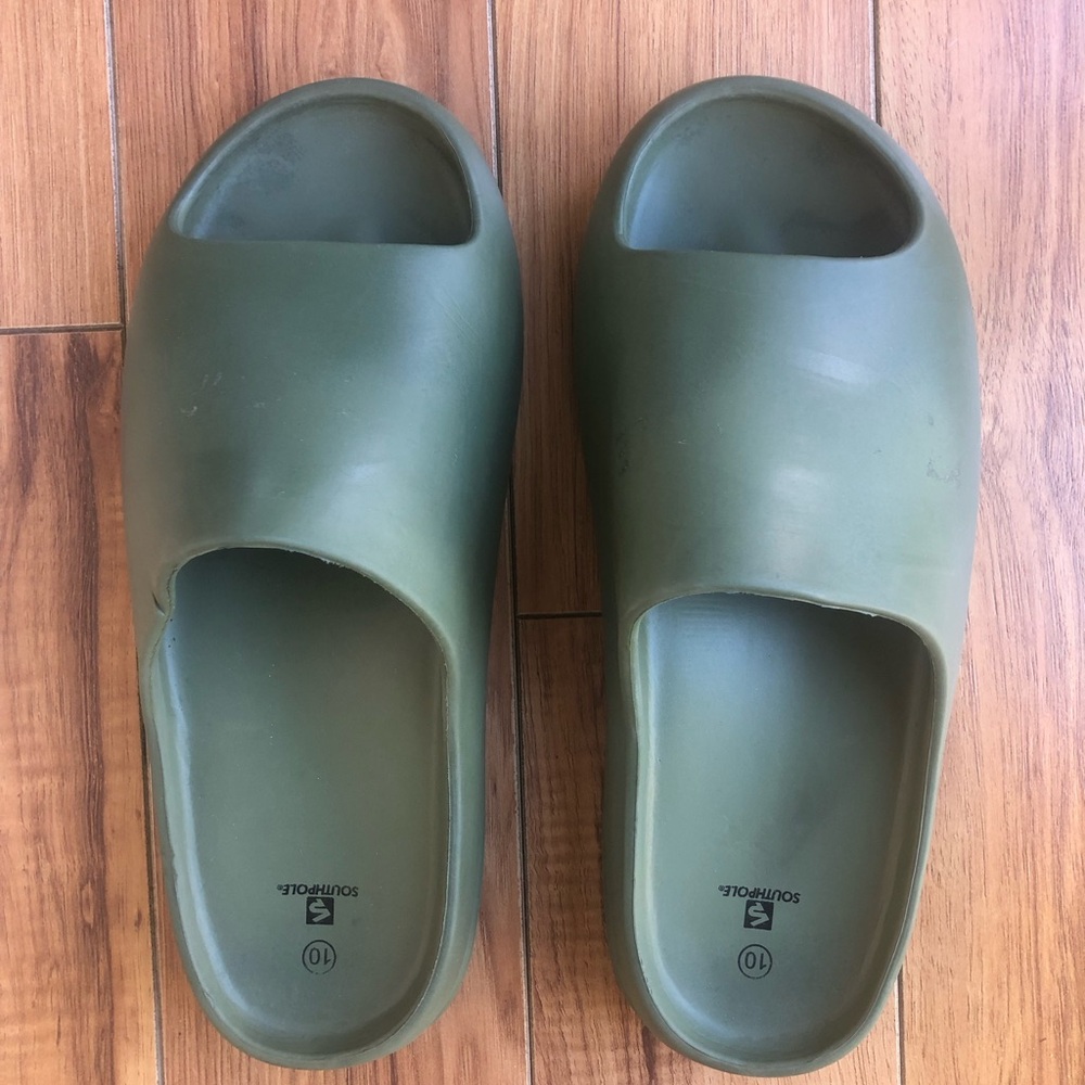 SOUTH POLE SLIDES (UNISEX), OLIVE GREEN